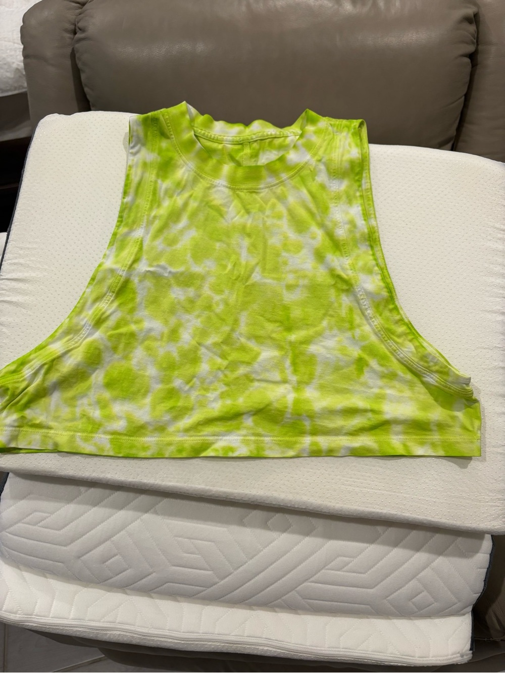 Lululemon cropped top